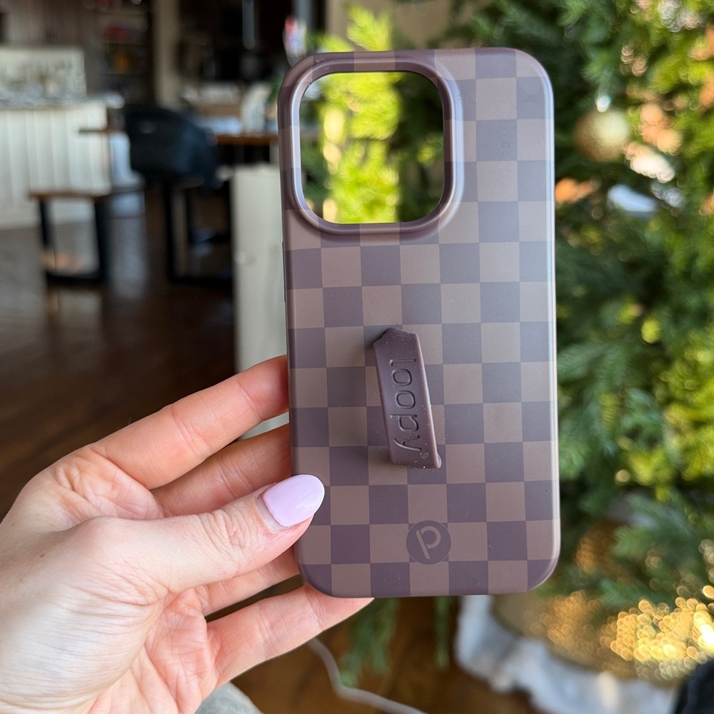 iPhone 15 Pro Loopy Case